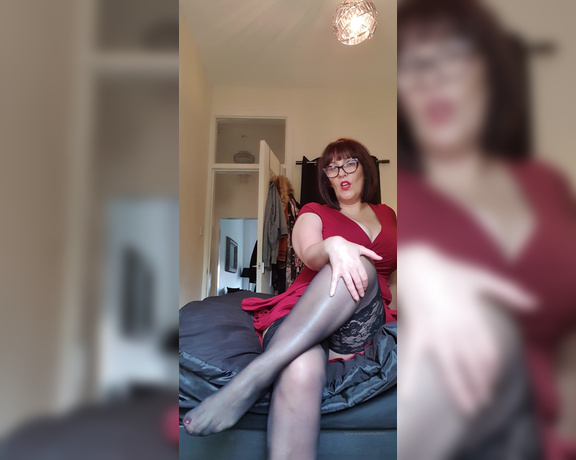 Miss B aka missb52s OnlyFans - 06-01-2021 - I love to tease and torment you at work