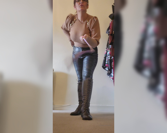 Miss B aka missb52s OnlyFans - 03-25-2023 - Everyday boots