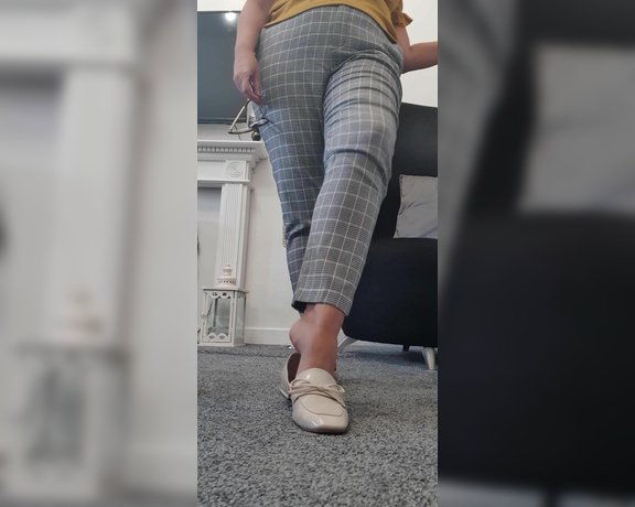 Miss B aka missb52s OnlyFans - 08-30-2021 - Cute flats make sweaty feet