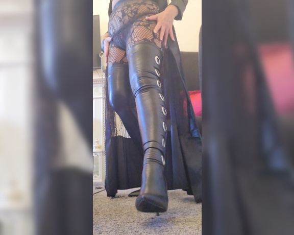 Miss B aka missb52s OnlyFans - 04-07-2023 - Imagine being under my boots