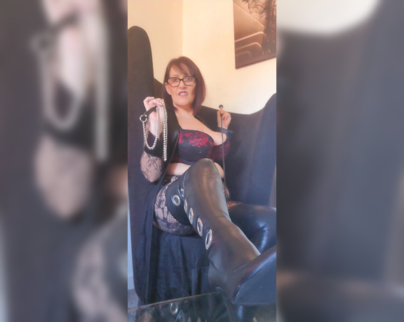 Miss B aka missb52s OnlyFans - 04-08-2023 - Weekend boot worship