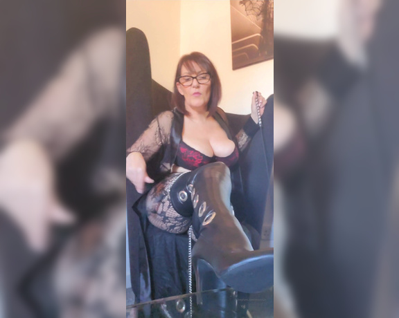 Miss B aka missb52s OnlyFans - 04-08-2023 - Weekend boot worship