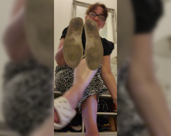 Miss B aka missb52s OnlyFans - 08-13-2022 - How i would have you clean my soles