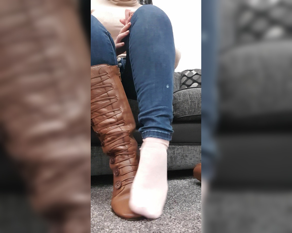 Miss B aka missb52s OnlyFans - 01-09-2021 - Socks or nylons