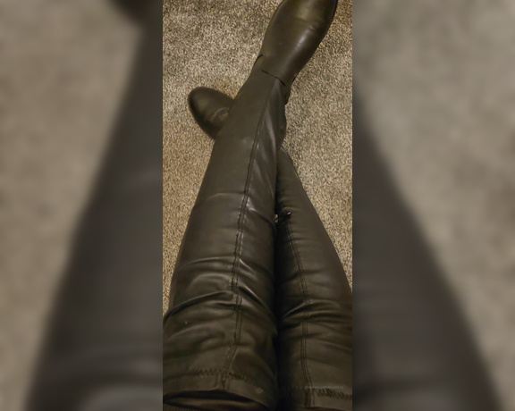 Miss B aka missb52s OnlyFans - 11-22-2022 - Are you a boot licking freak