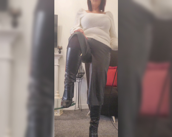 Miss B aka missb52s OnlyFans - 10-03-2023 - Tell me how much you love my outfit