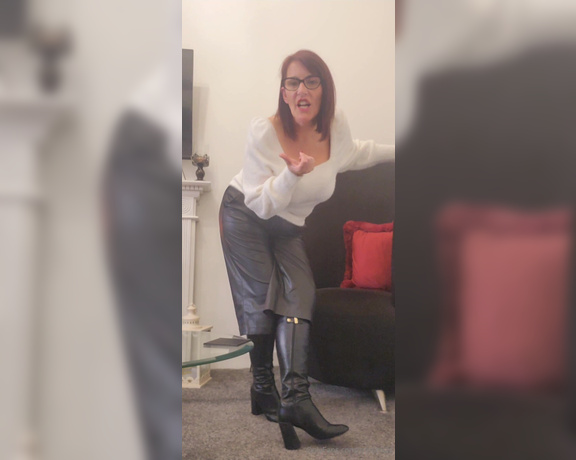 Miss B aka missb52s OnlyFans - 10-03-2023 - Tell me how much you love my outfit