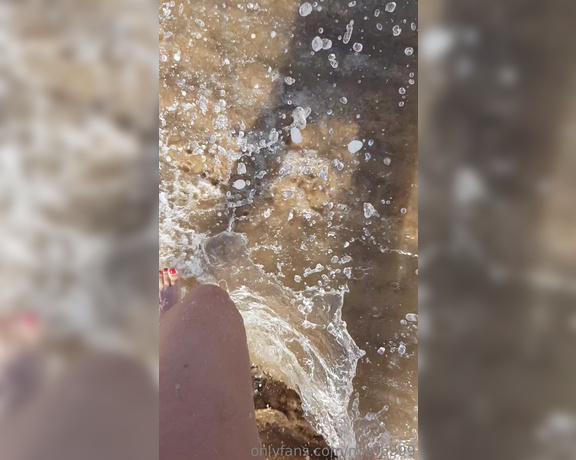 Miss B aka missb52s OnlyFans - 05-18-2019 - Let me kick water in your face