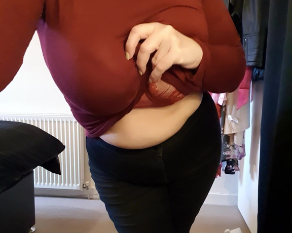 Miss B aka missb52s OnlyFans - 01-13-2022 - Males like you need to pay to see whats underneath