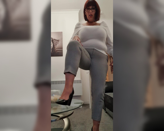 Miss B aka missb52s OnlyFans - 09-14-2021 - Lick them clean before I go out