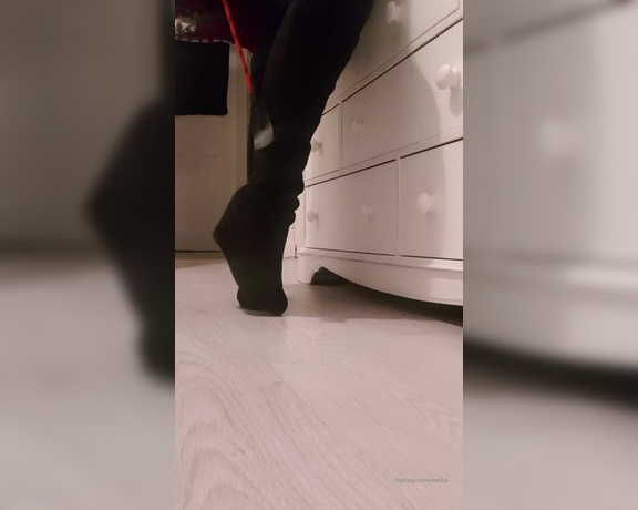 Miss B aka missb52s OnlyFans - 12-30-2019 - Clean the soles