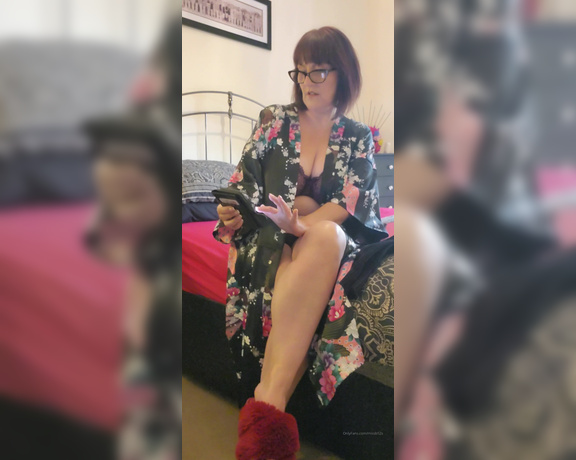 Miss B aka missb52s OnlyFans - 07-28-2022 - Stepmother finds your phone