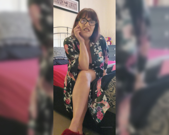 Miss B aka missb52s OnlyFans - 07-28-2022 - Stepmother finds your phone