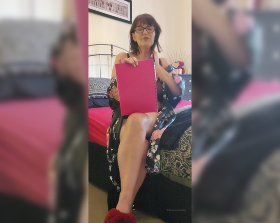 Miss B aka missb52s OnlyFans - 07-28-2022 - Stepmother finds your phone