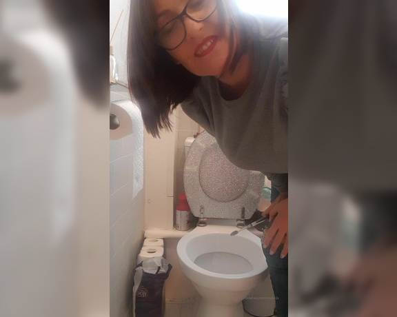 Miss B aka missb52s OnlyFans - 10-15-2019 - Clean it boy