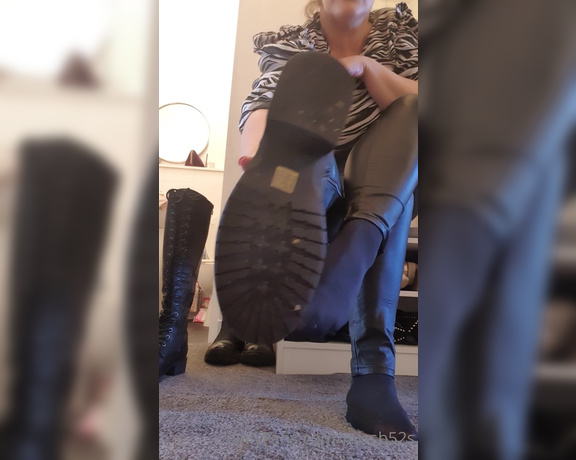 Miss B aka missb52s OnlyFans - 04-24-2022 - Time to unzip my boots