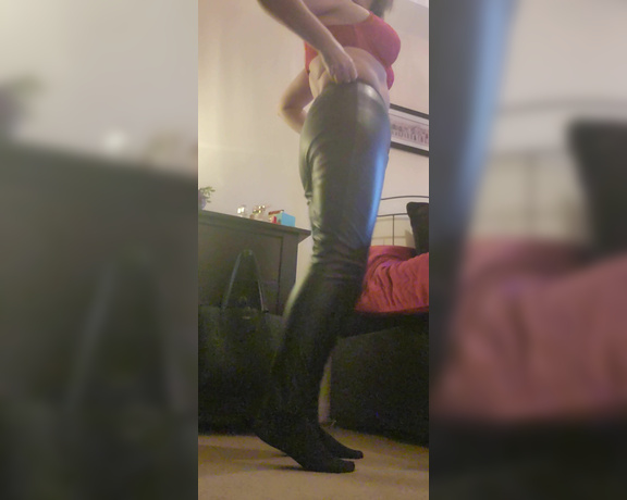 Miss B aka missb52s OnlyFans - 12-31-2022 - Happy hogmanay