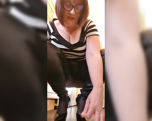 Miss B aka missb52s OnlyFans - 04-07-2021 - Giantess finds tiny men easy to break