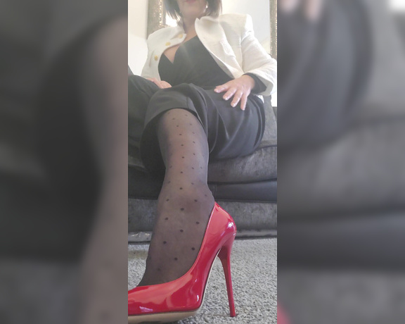 Miss B aka missb52s OnlyFans - 02-11-2023 - Stepmother needs her nylon coverd feet rubbed when she gets home