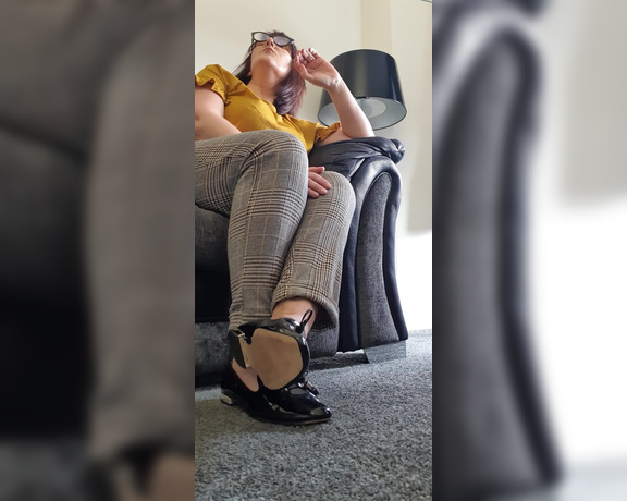 Miss B aka missb52s OnlyFans - 04-15-2021 - Slipping my bare feet into my shoes