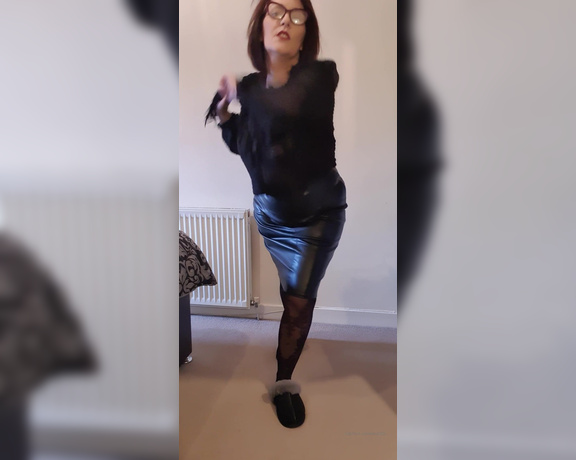 Miss B aka missb52s OnlyFans - 03-03-2021 - What will I do with this toy