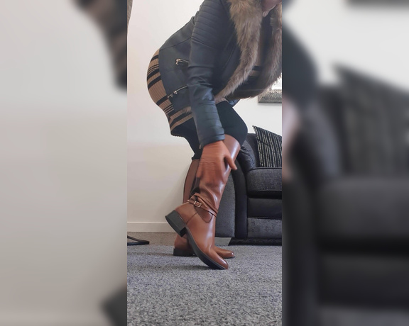 Miss B aka missb52s OnlyFans - 04-07-2022 - You do exactly as your stepmother tells you, or else i will tell all your friends