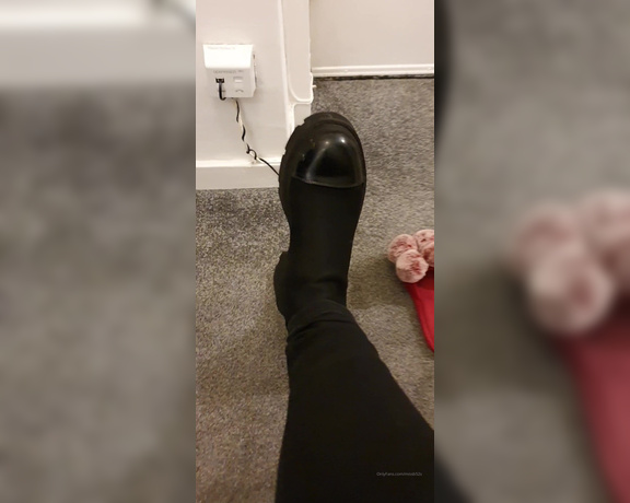 Miss B aka missb52s OnlyFans - 01-17-2022 - Just think how sweaty my feet will be later and the luck boy who is getting