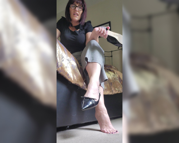 Miss B aka missb52s OnlyFans - 06-30-2022 - I should not have dusty shoes boi