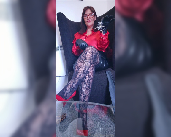 Miss B aka missb52s OnlyFans - 08-27-2024 - Spanking time