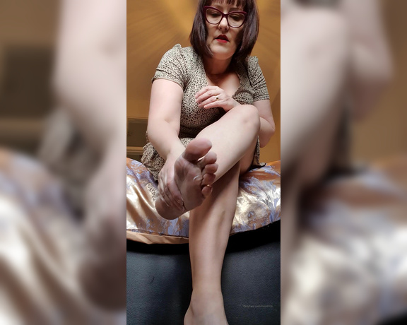 Miss B aka missb52s OnlyFans - 04-17-2021 - Creaming my feet up