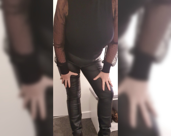 Miss B aka missb52s OnlyFans - 11-27-2020 - Leather trousers with my leather boots are Devine