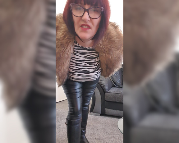 Miss B aka missb52s OnlyFans - 01-22-2022 - Would you follow me home