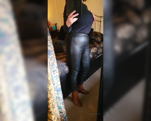 Miss B aka missb52s OnlyFans - 01-11-2023 - Todays boots are cute