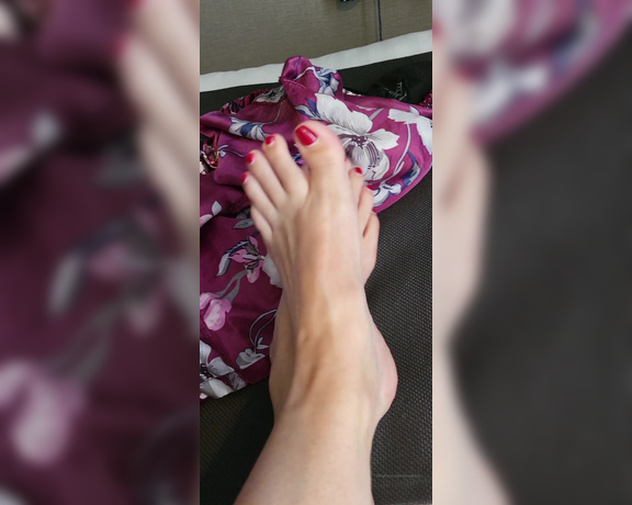 Miss B aka missb52s OnlyFans - 08-18-2022 - Nice clean soft feet