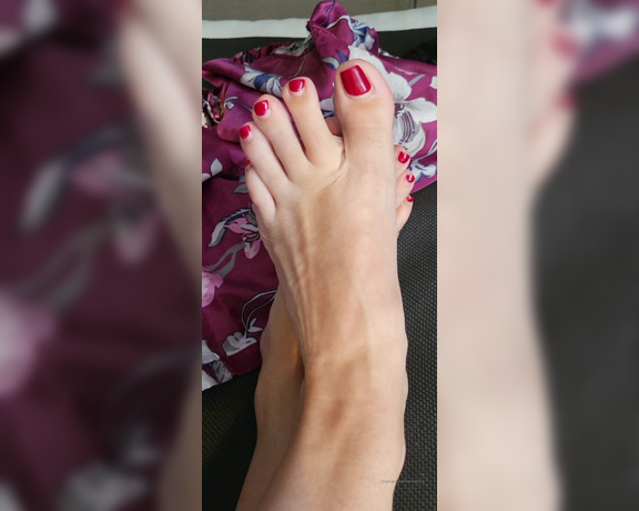 Miss B aka missb52s OnlyFans - 08-18-2022 - Nice clean soft feet