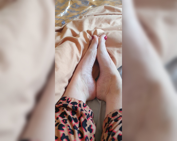 Miss B aka missb52s OnlyFans - 04-29-2022 - Im treating you perverts to my new pedicure And to spoil me delicious feet