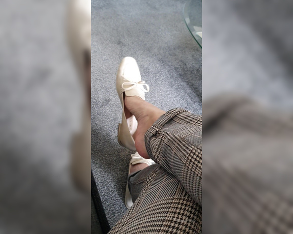 Miss B aka missb52s OnlyFans - 03-19-2021 - No nylons make for sticky feet