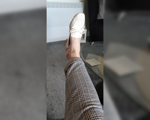 Miss B aka missb52s OnlyFans - 03-19-2021 - No nylons make for sticky feet