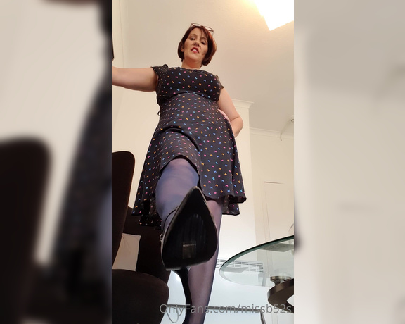 Miss B aka missb52s OnlyFans - 08-10-2020 - Going to catch me a tiny man