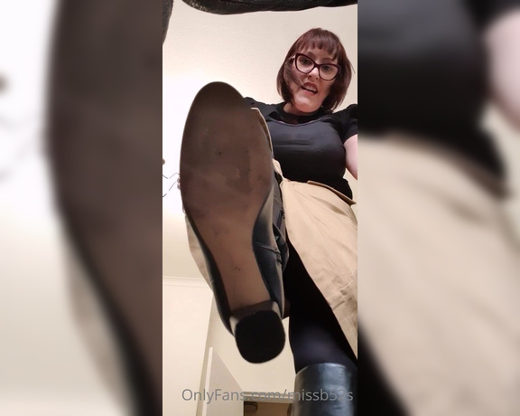 Miss B aka missb52s OnlyFans - 04-09-2021 - Tiny man in my slippers