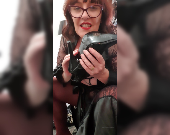 Miss B aka missb52s OnlyFans - 06-06-2021 - The sound of my boot zip has you leaking