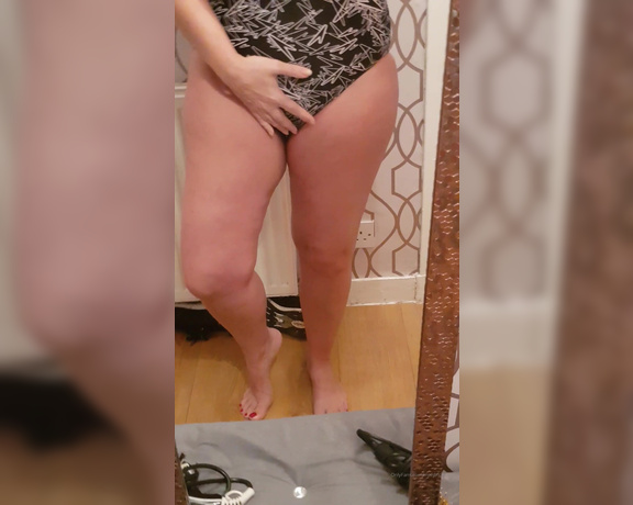 Miss B aka missb52s OnlyFans - 01-14-2020 - New swimming suit to hug my perfect body Good boys, spoil there mistress with the things