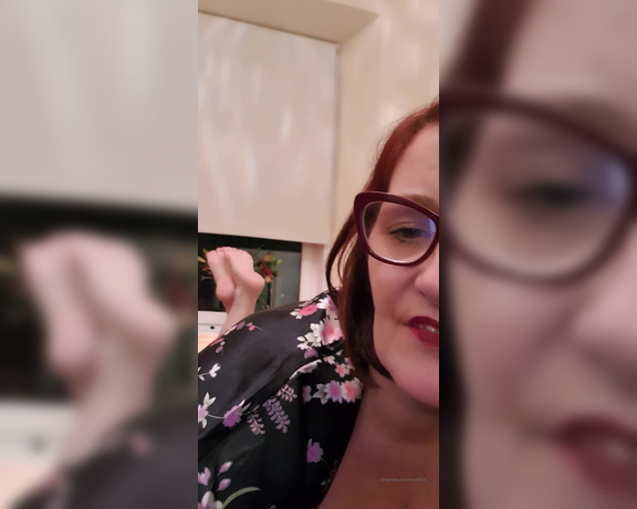 Miss B aka missb52s OnlyFans - 12-14-2020 - Perving over my feet