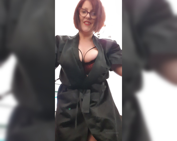 Miss B aka missb52s OnlyFans - 01-28-2021 - Step mother sits on your face