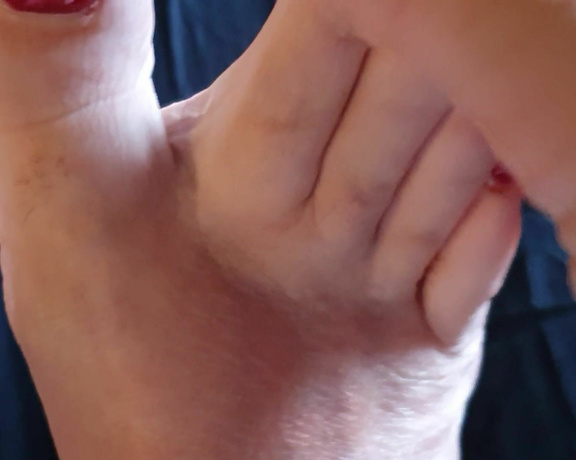 Miss B aka missb52s OnlyFans - 02-04-2022 - Yummy tasty up close feet