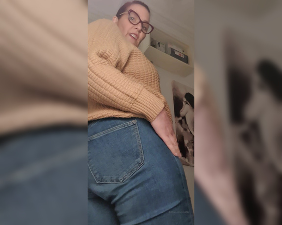 Miss B aka missb52s OnlyFans - 02-11-2021 - Good morning cunts My big denim coverd arse in your face