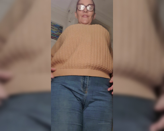 Miss B aka missb52s OnlyFans - 02-11-2021 - Good morning cunts My big denim coverd arse in your face