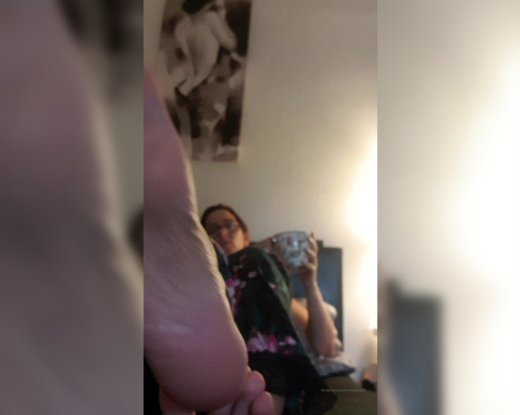 Miss B aka missb52s OnlyFans - 10-16-2019 - Ignoring you feetfuckers in the morning