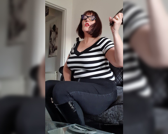 Miss B aka missb52s OnlyFans - 04-14-2021 - A good over the knee spanking with my slipper