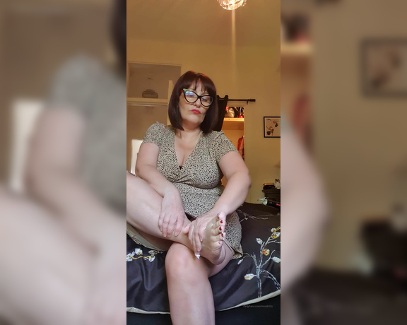 Miss B aka missb52s OnlyFans - 05-28-2021 - Wishing it was you creaming my feet up